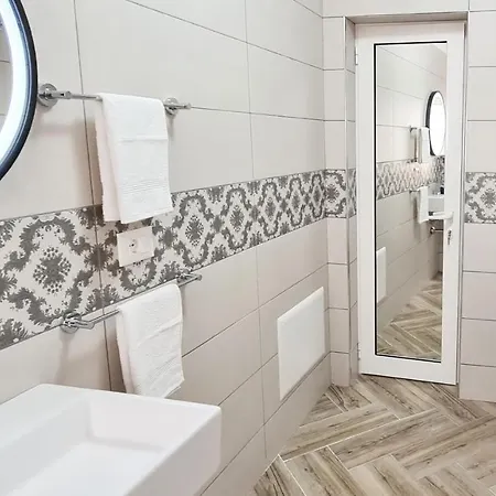 Apartment 2v1 - Blloku Zy Tirana